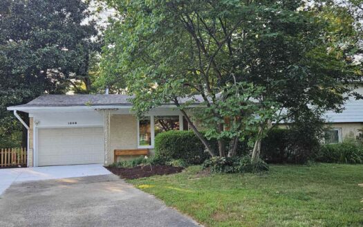 1608 Briarwood Drive, Carbondale, IL