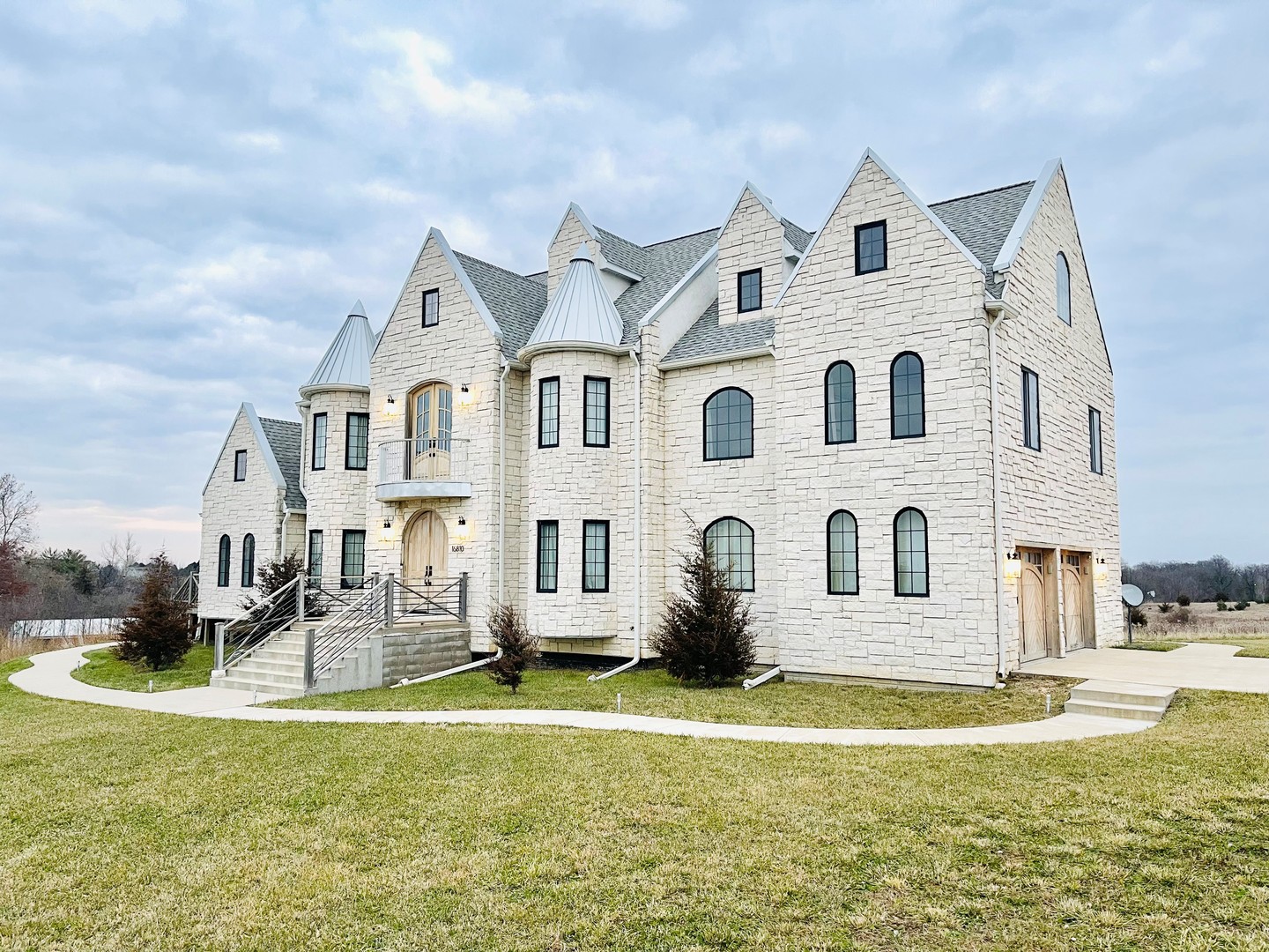 16810 Springfield Road, Pekin, IL