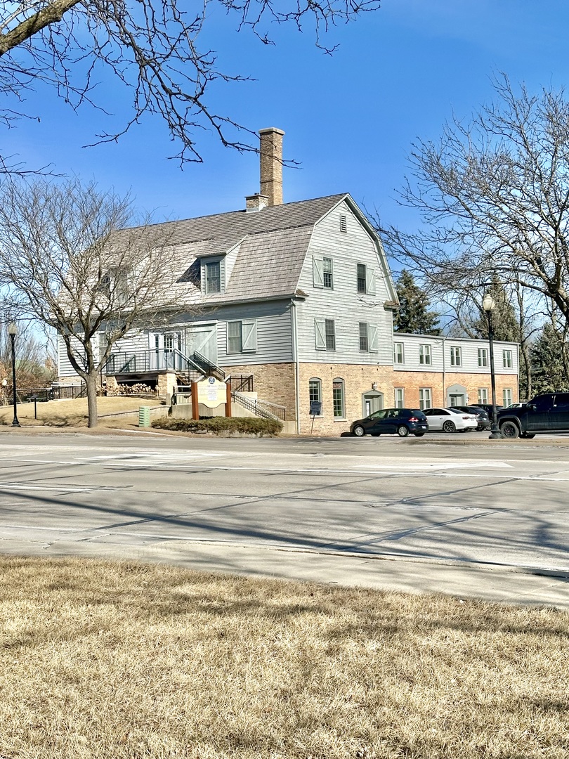 105 S Roselle Road, Schaumburg, IL