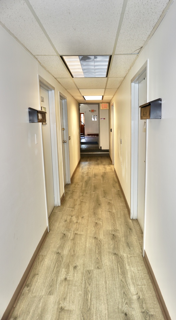 105 S Roselle Road, Schaumburg, IL