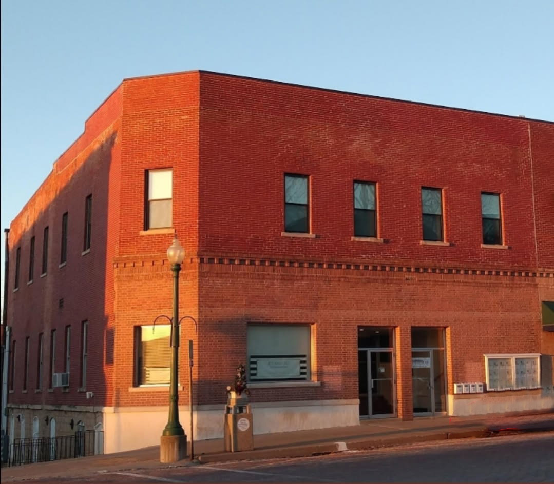 102 E Market Street, Mt. Carroll, IL