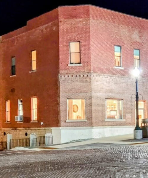 102 E Market Street, Mt. Carroll, IL