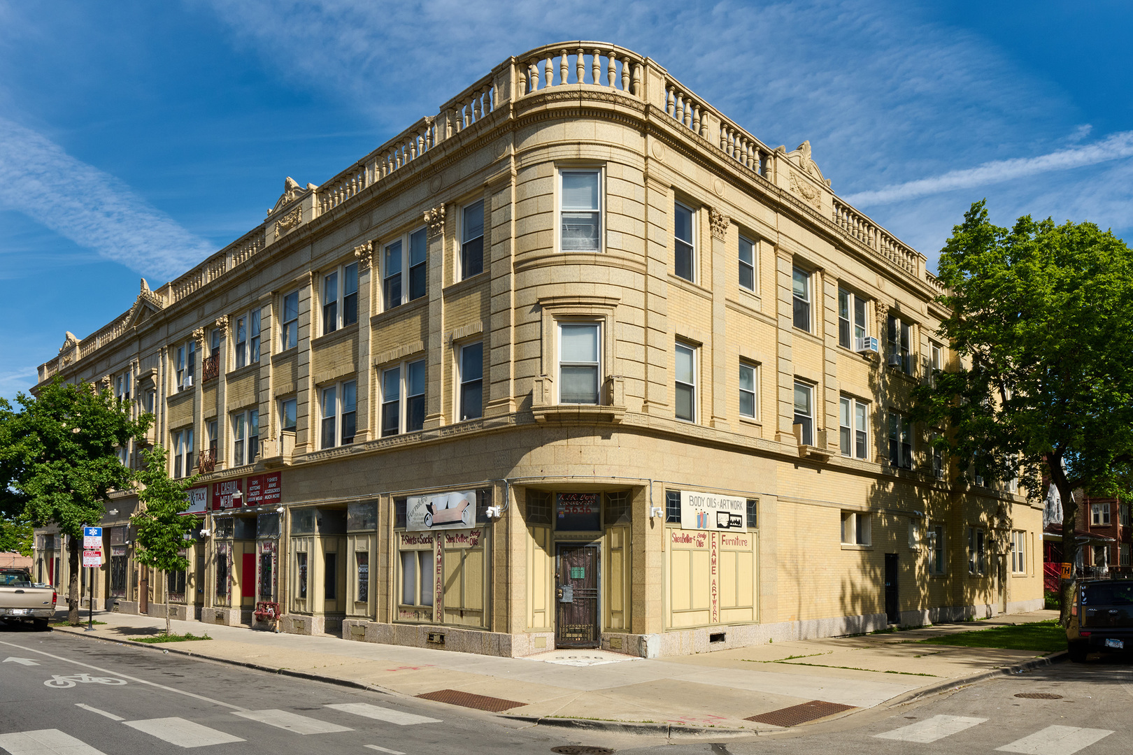 5636-48 W Division Street, Chicago, IL
