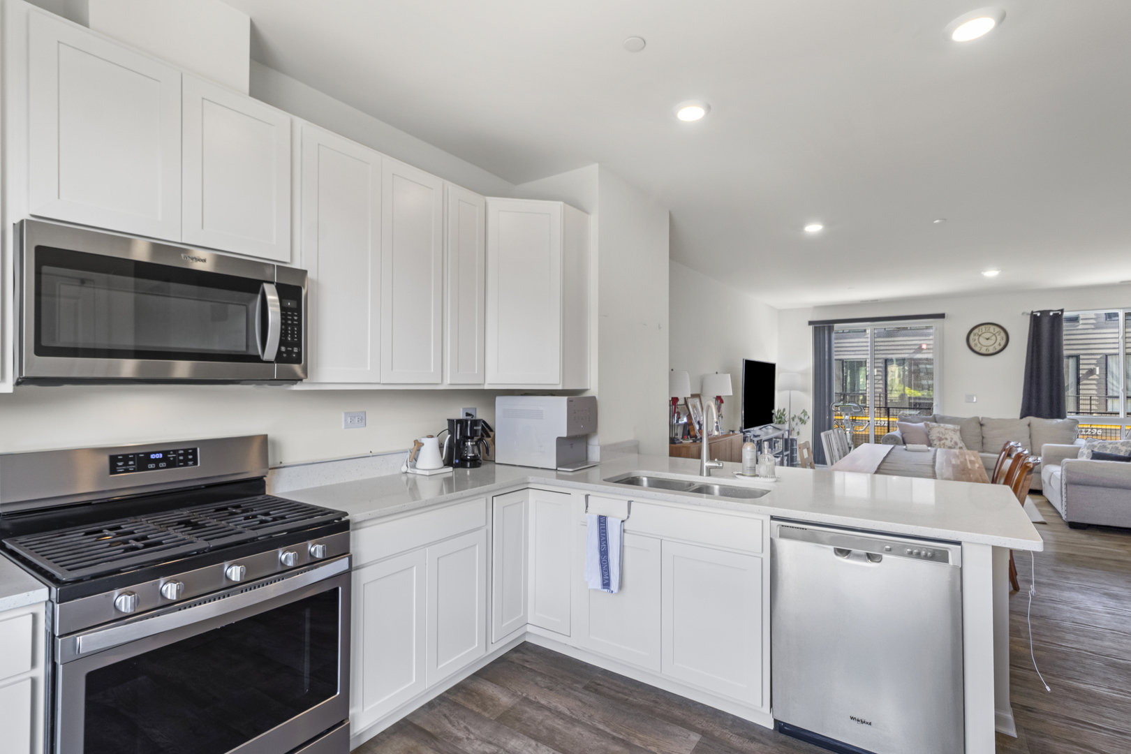 1294 Catalina Court, Schaumburg, IL