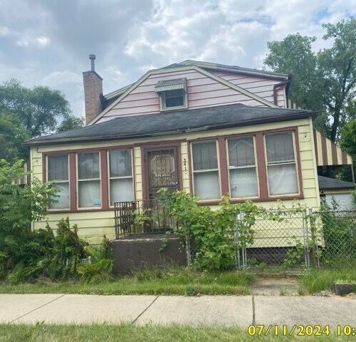 3415 W 136th Place, Robbins, IL