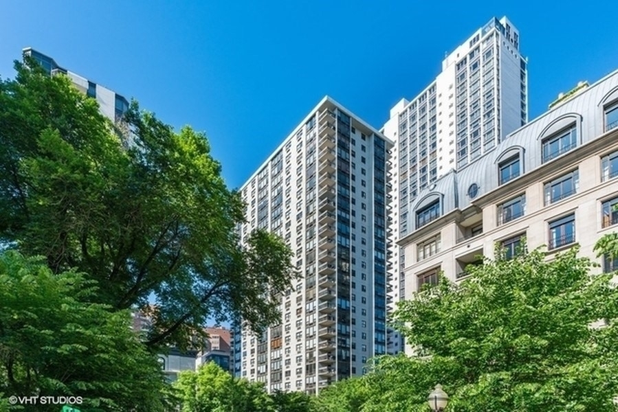 1313 N Ritchie Court #2701, Chicago, IL