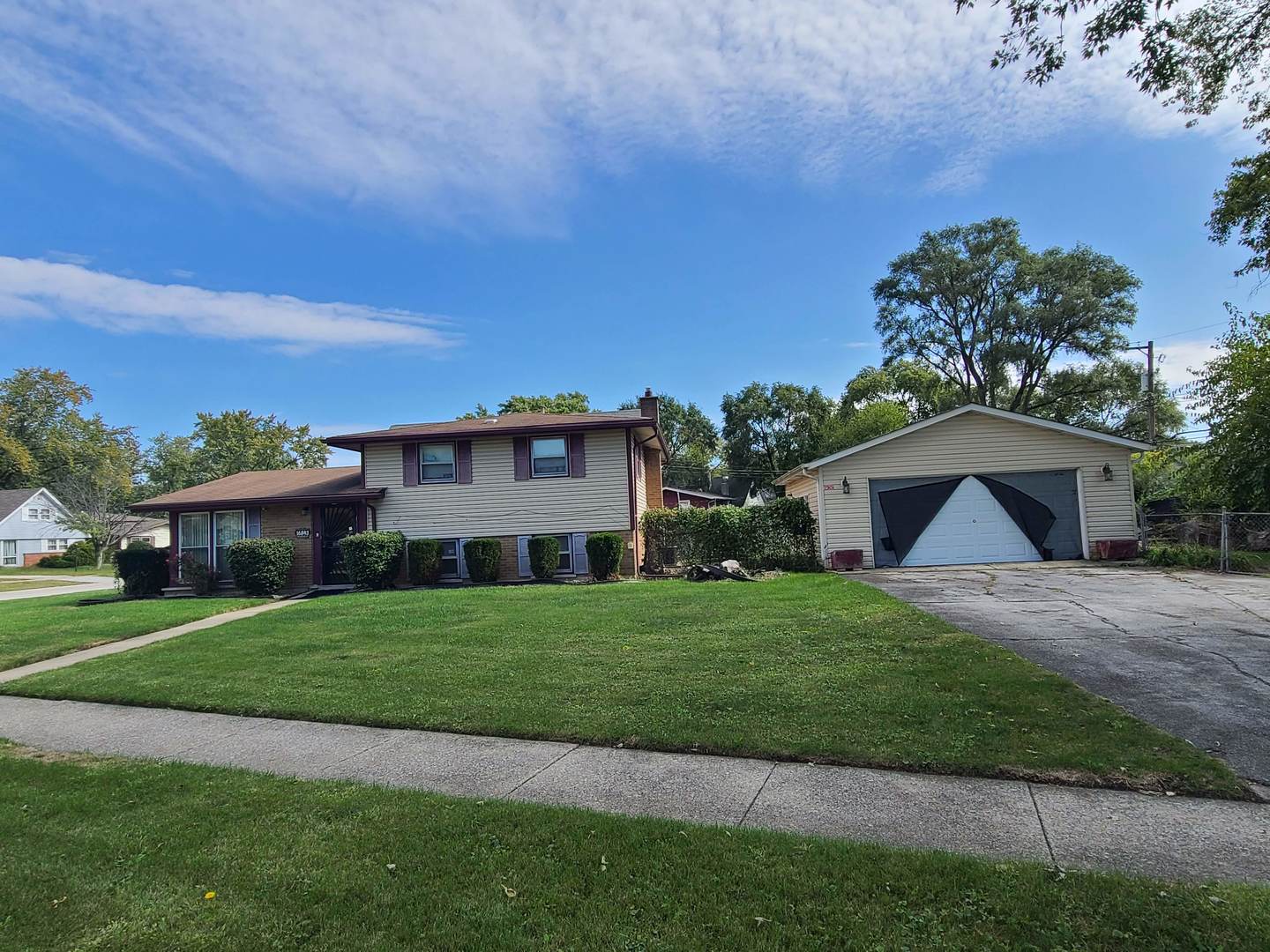 16843 Briargate Drive, Country Club Hills, IL