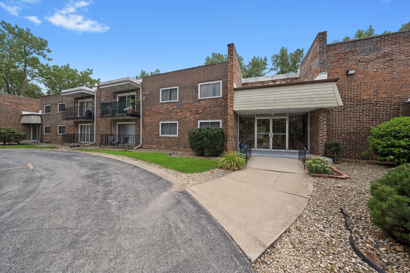 2807 Willow Road #103, Homewood, IL