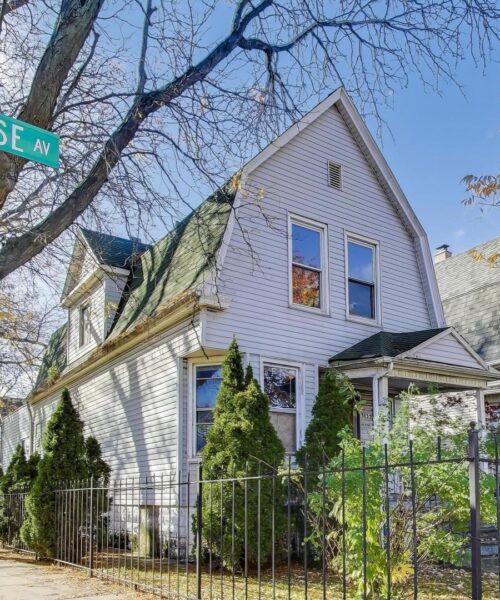 3835 W Montrose Avenue, Chicago, IL