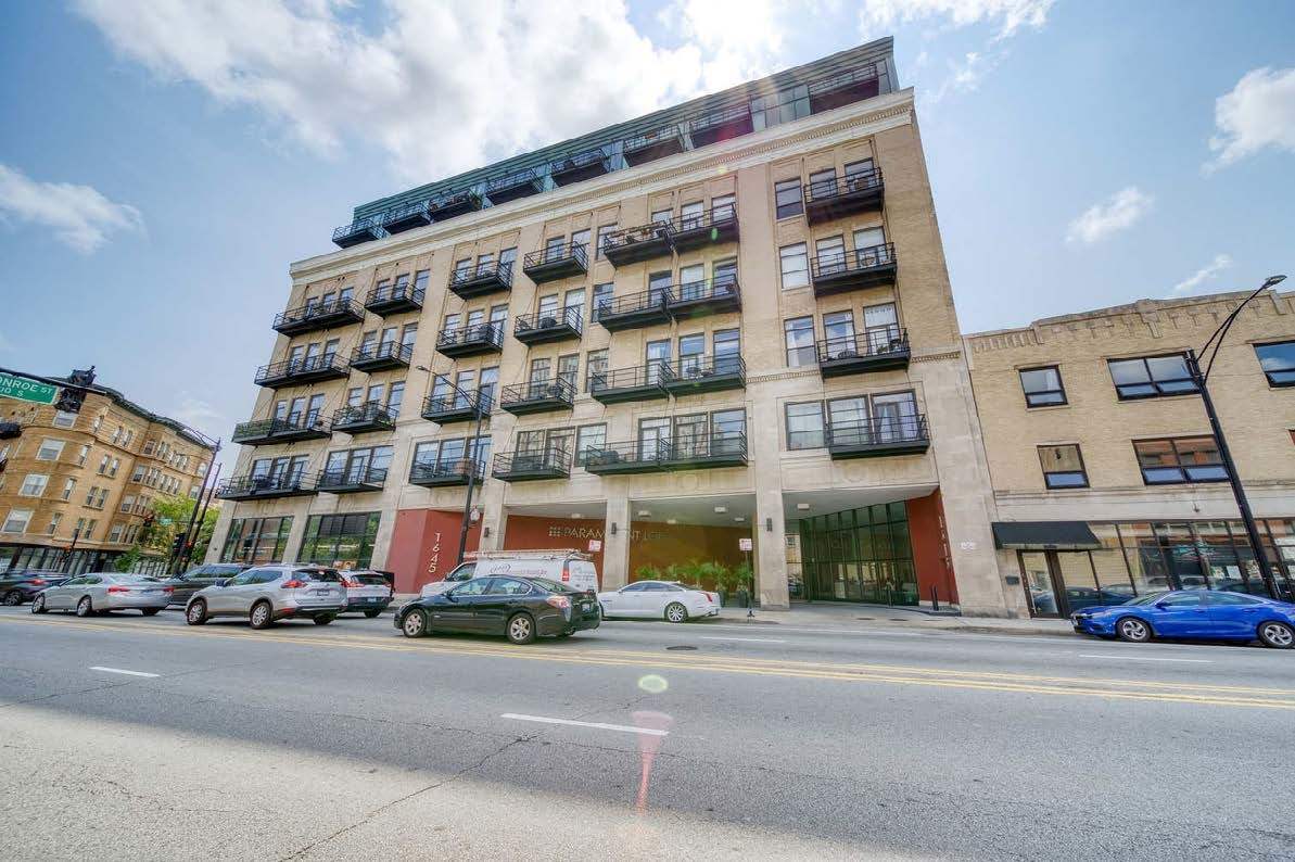 1645 W Ogden Avenue #607, Chicago, IL