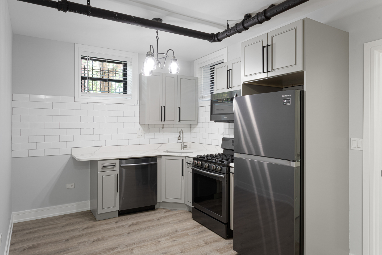 1062 W Glenlake Avenue #GW, Chicago, IL