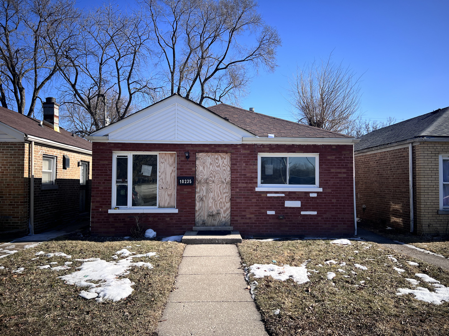 10235 S Oglesby Avenue, Chicago, IL