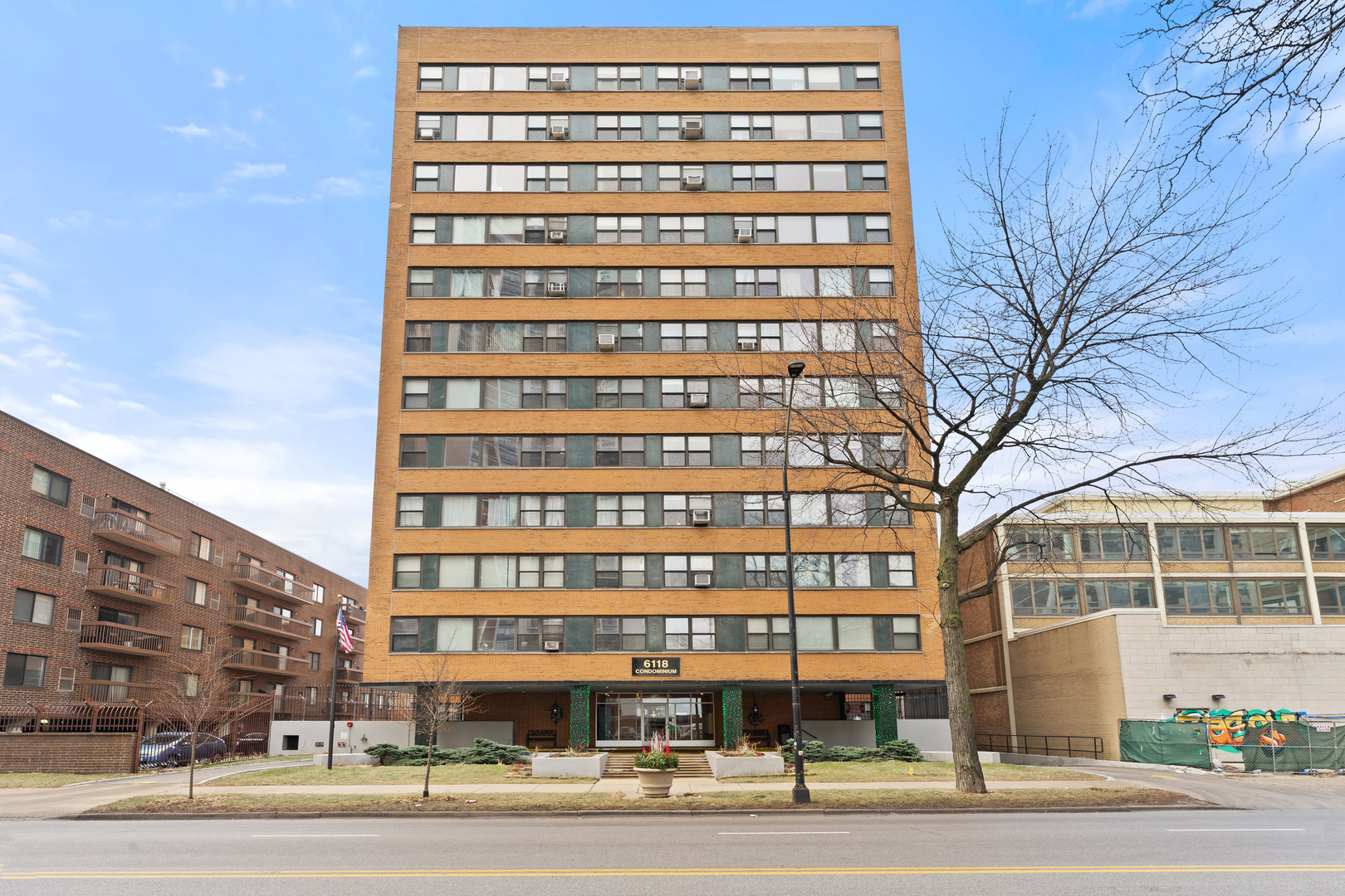6118 N Sheridan Road #204, Chicago, IL