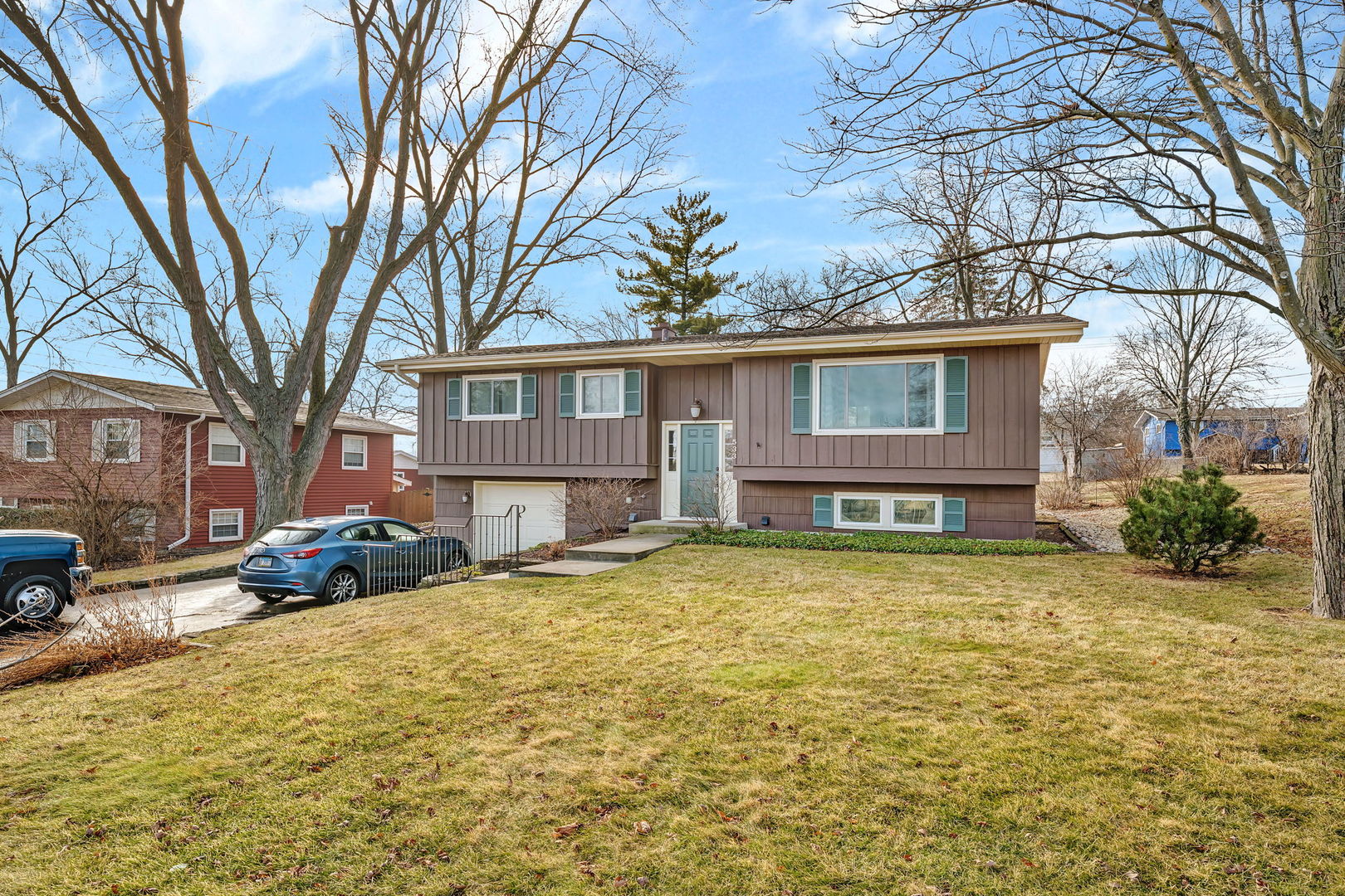 533 Hitchcock Avenue, Lisle, IL