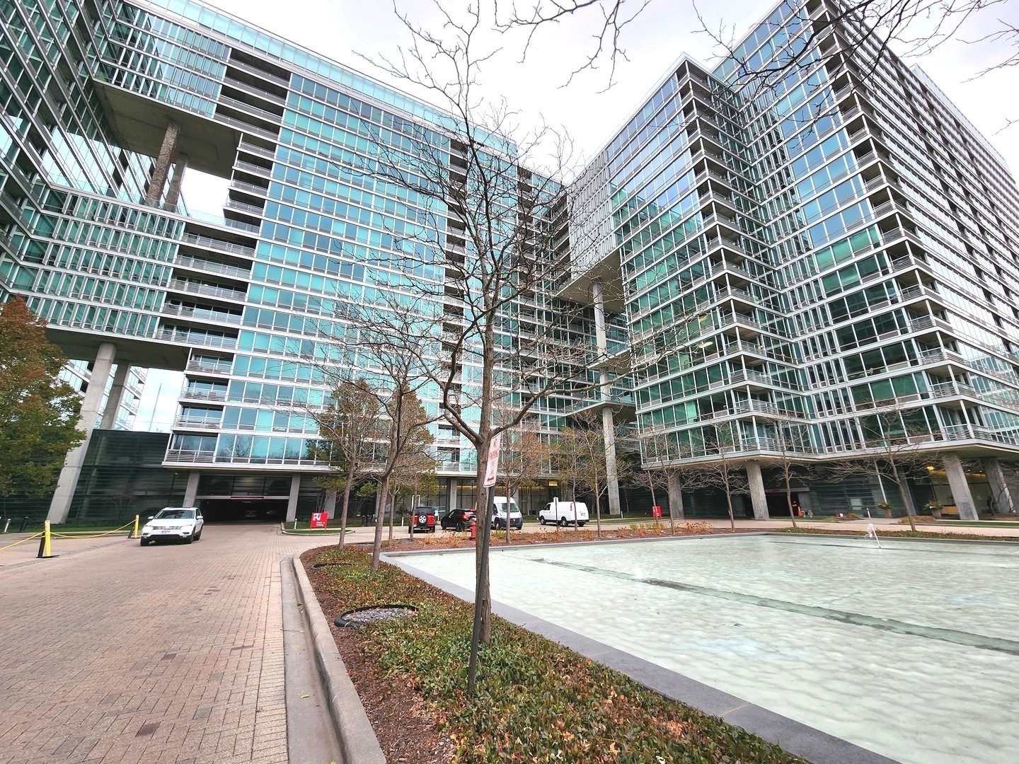 9655 Woods Drive #512, Skokie, IL