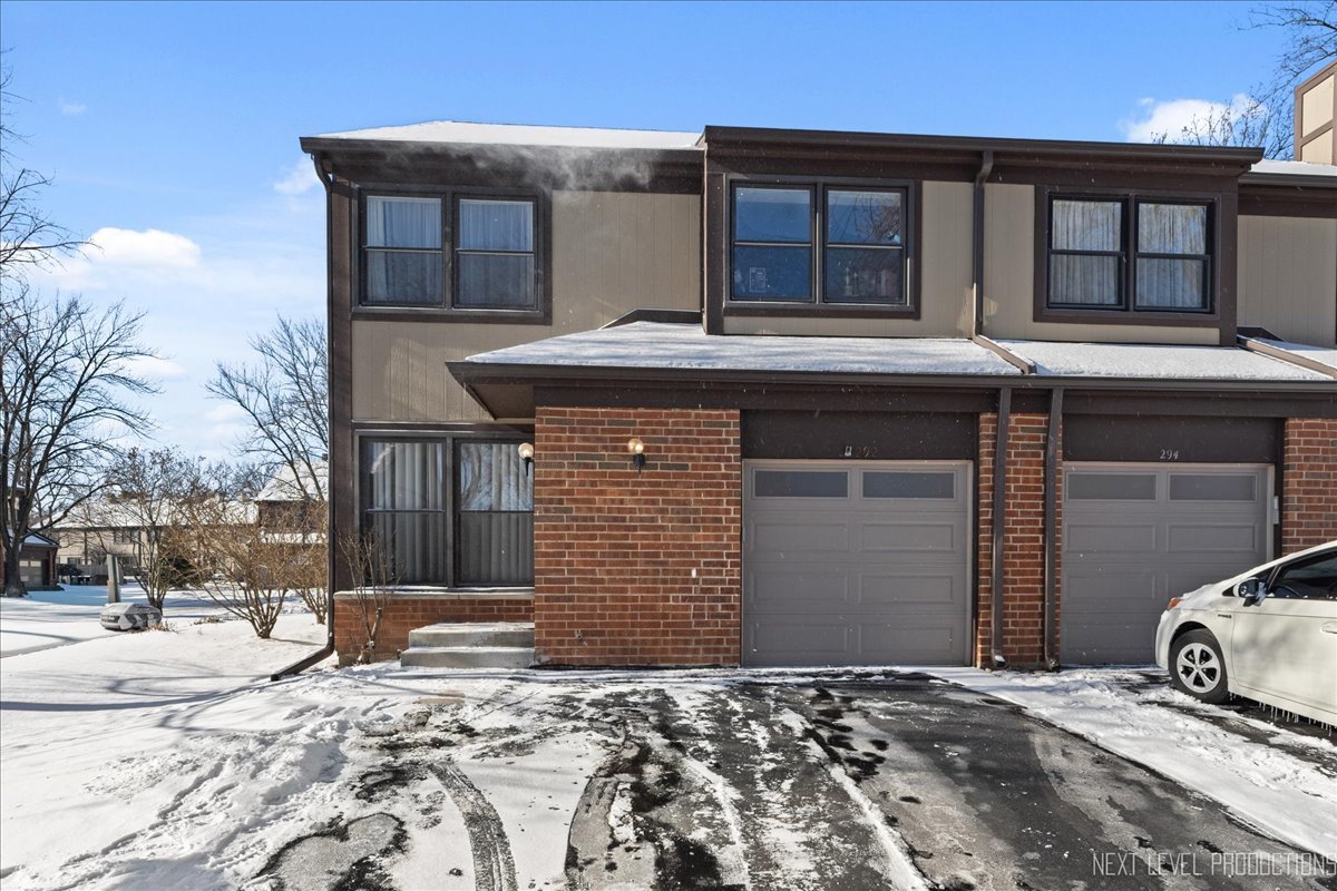 292 SHADOWBEND Drive #292, Wheeling, IL