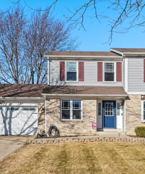 102 Chelsea Avenue, Sugar Grove, IL