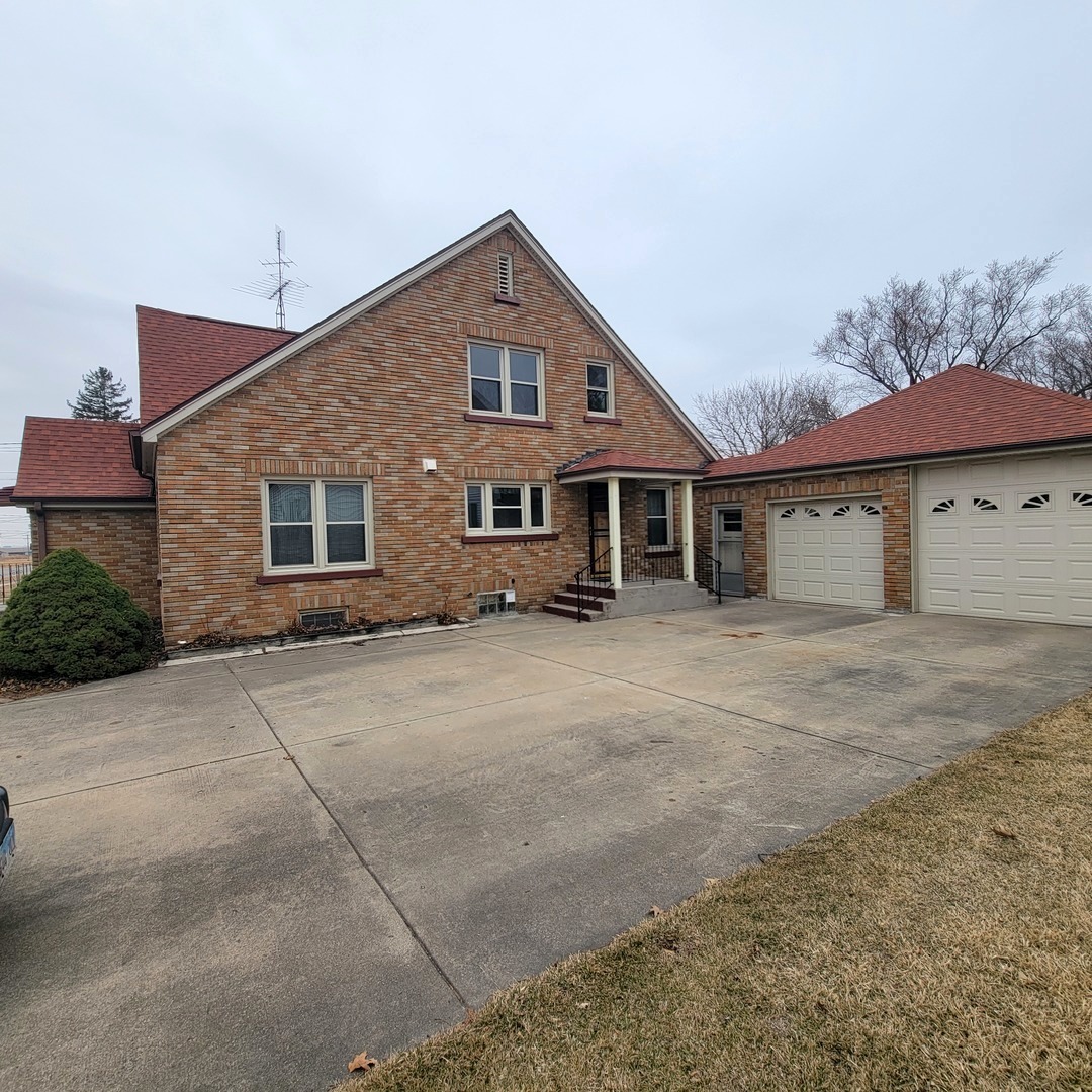 506 N 1st Street, Ashton, IL
