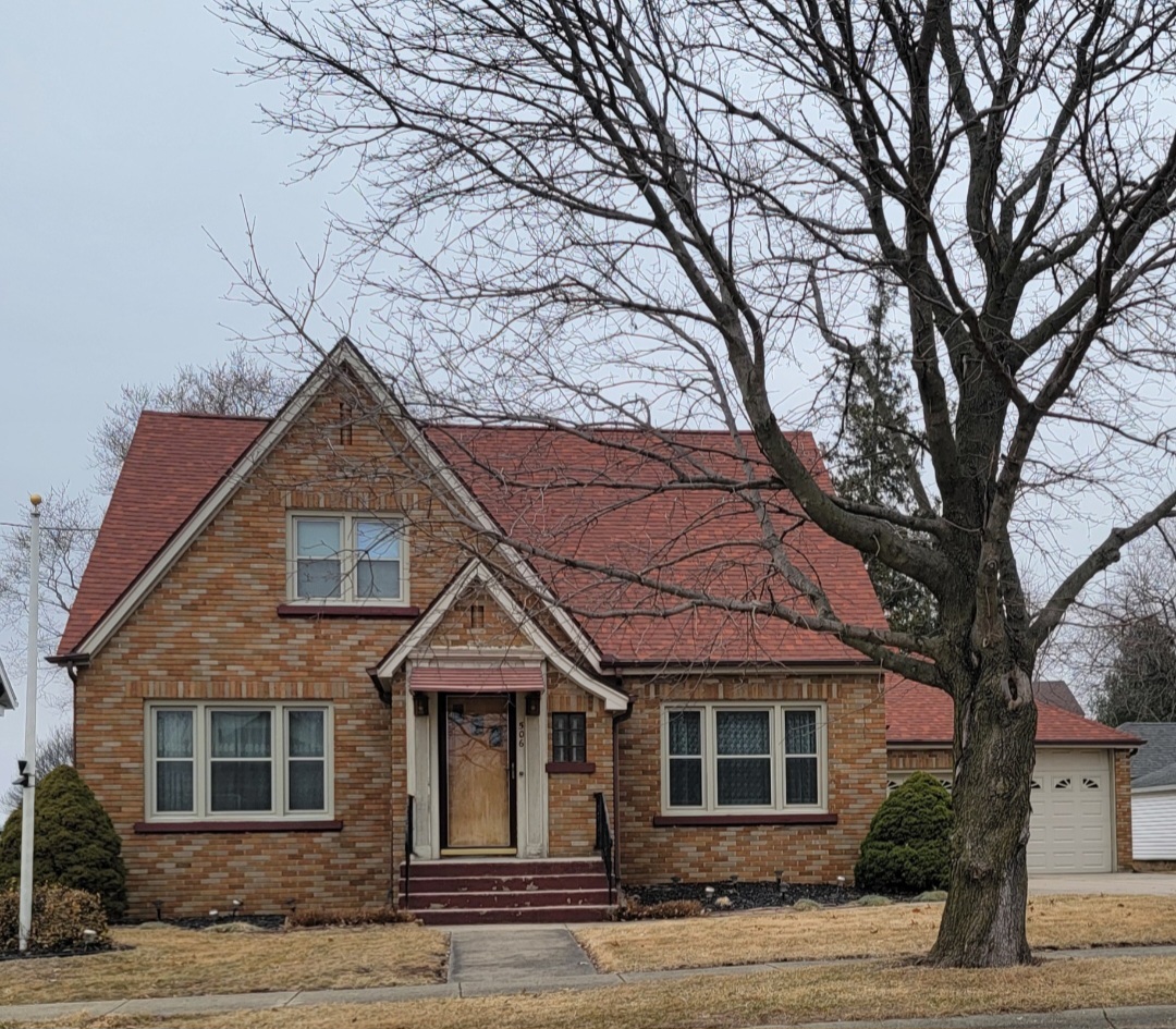 506 N 1st Street, Ashton, IL