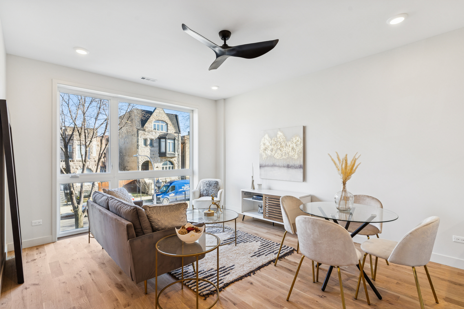 4208 S Calumet Avenue #301, Chicago, IL
