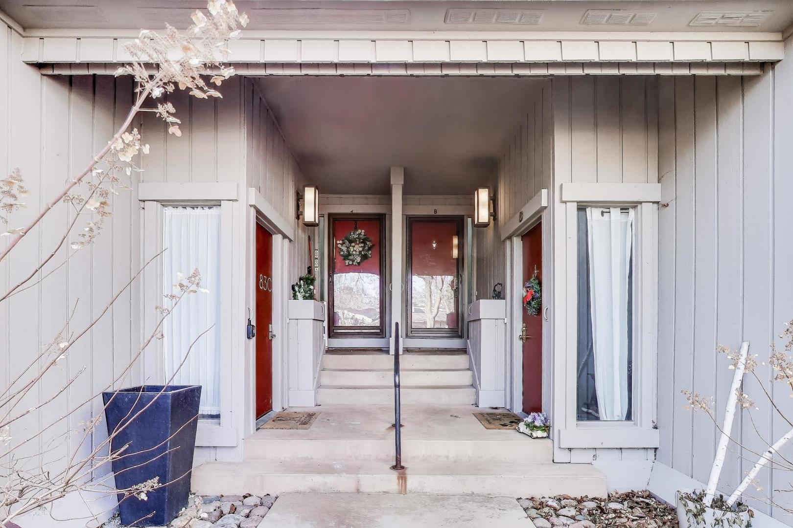 83c Thornhill Lane #c, Lake Barrington, IL