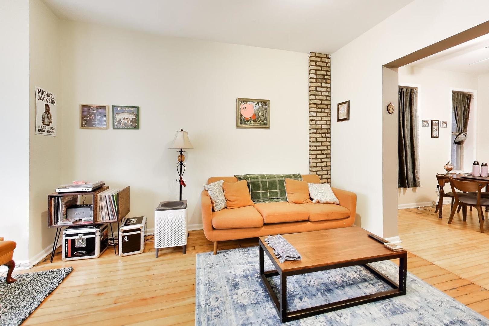 1639 N Claremont Avenue, Chicago, IL