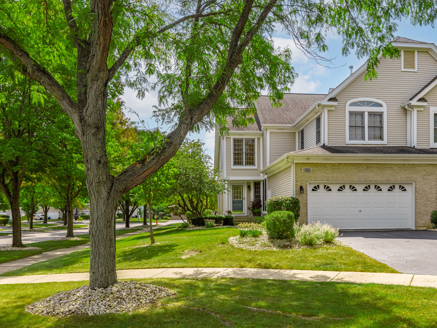 1583 Orchard Circle, Naperville, IL