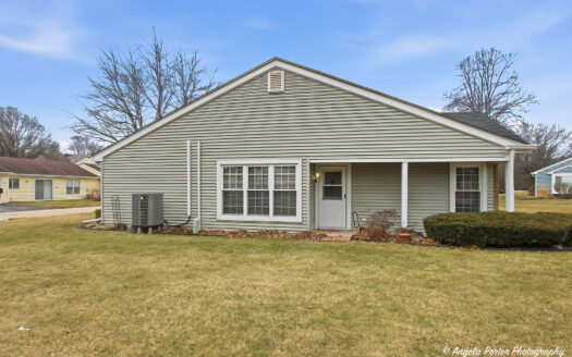 7202 Oxford Circle #237, Fox Lake, IL