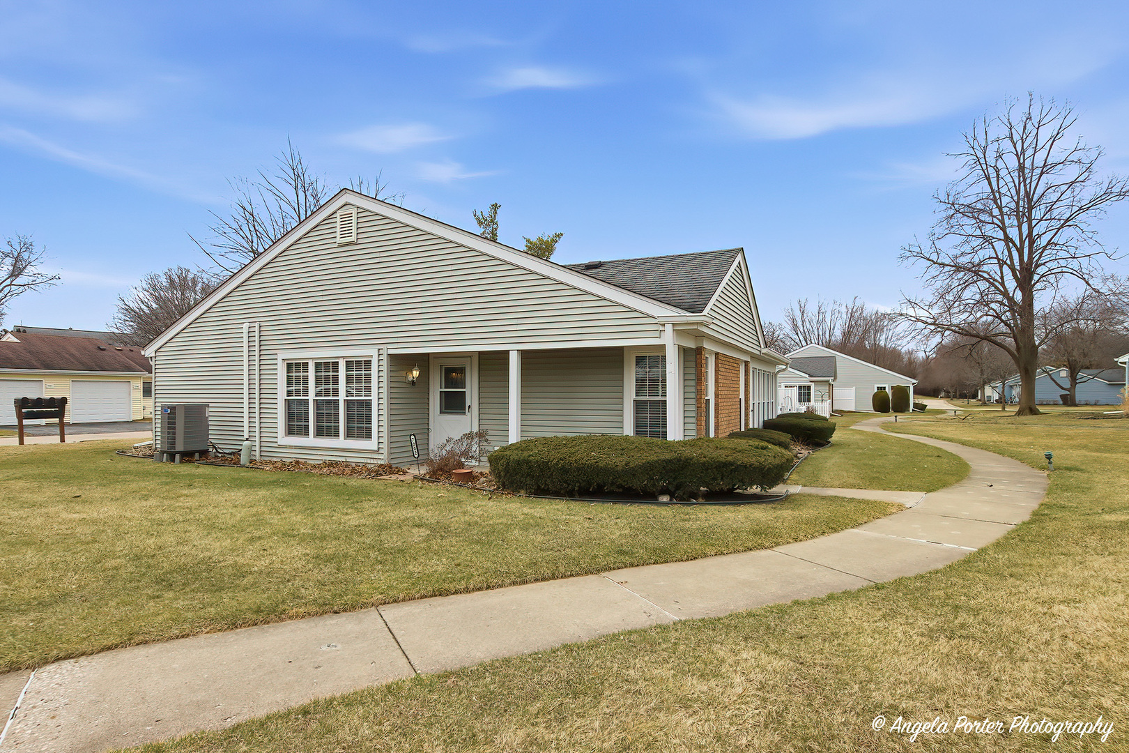 7202 Oxford Circle #237, Fox Lake, IL