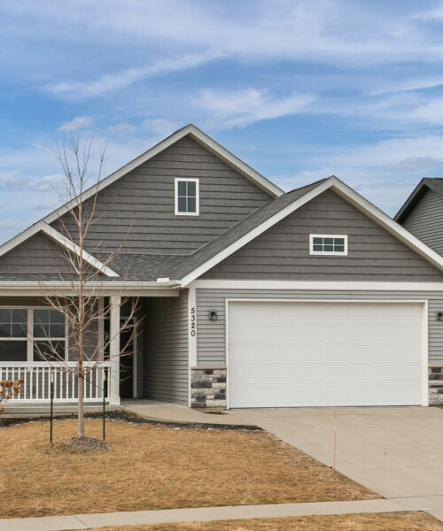5320 Addyson Drive, Bettendorf, IA