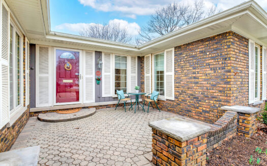 1107 W Francis Drive, Arlington Heights, IL