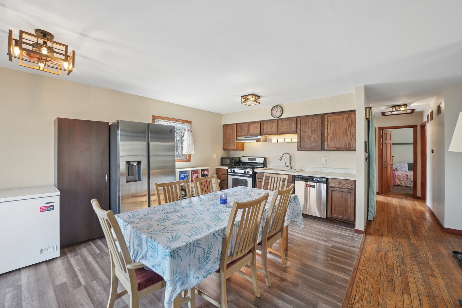 770 Birchbark Trail, Carol Stream, IL