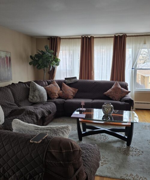 6540 N Sacramento Avenue, Chicago, IL