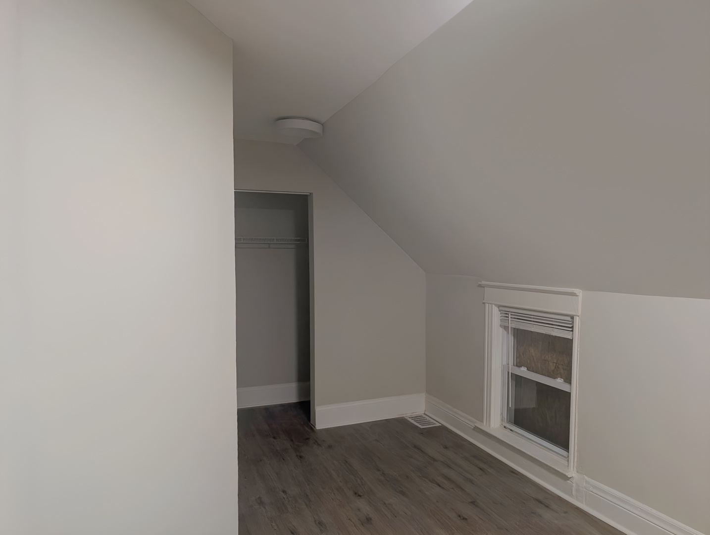 9207 S Ellis Avenue, Chicago, IL