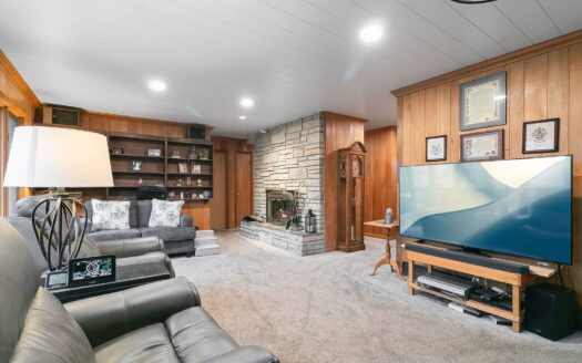 9215 S 83rd Avenue, Hickory Hills, IL