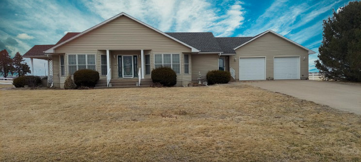 36 Illinois 17 Highway, New Windsor, IL