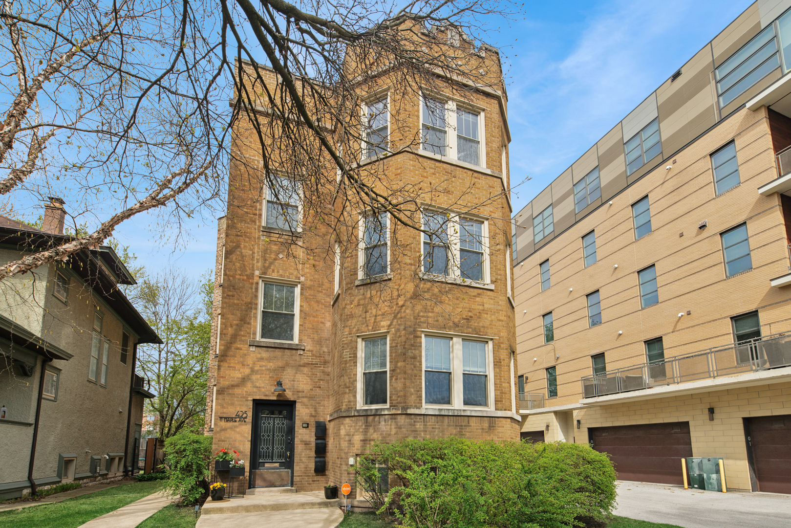 425 N MAPLE Avenue, Oak Park, IL