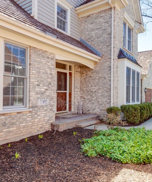 2 Groton Court, Lincolnshire, IL