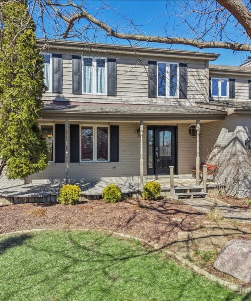 209 Mooregate Trail, Hawthorn Woods, IL