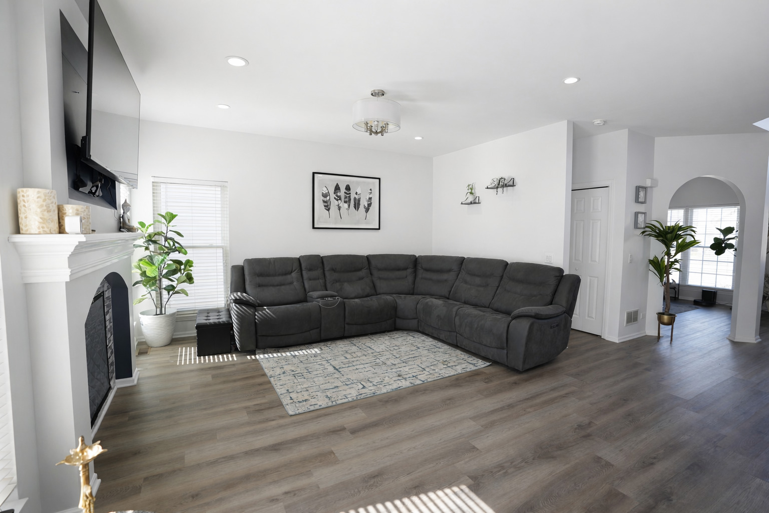 1048 Asbury Drive, Aurora, IL