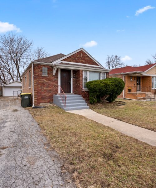 13904 S Tracy Avenue, Riverdale, IL