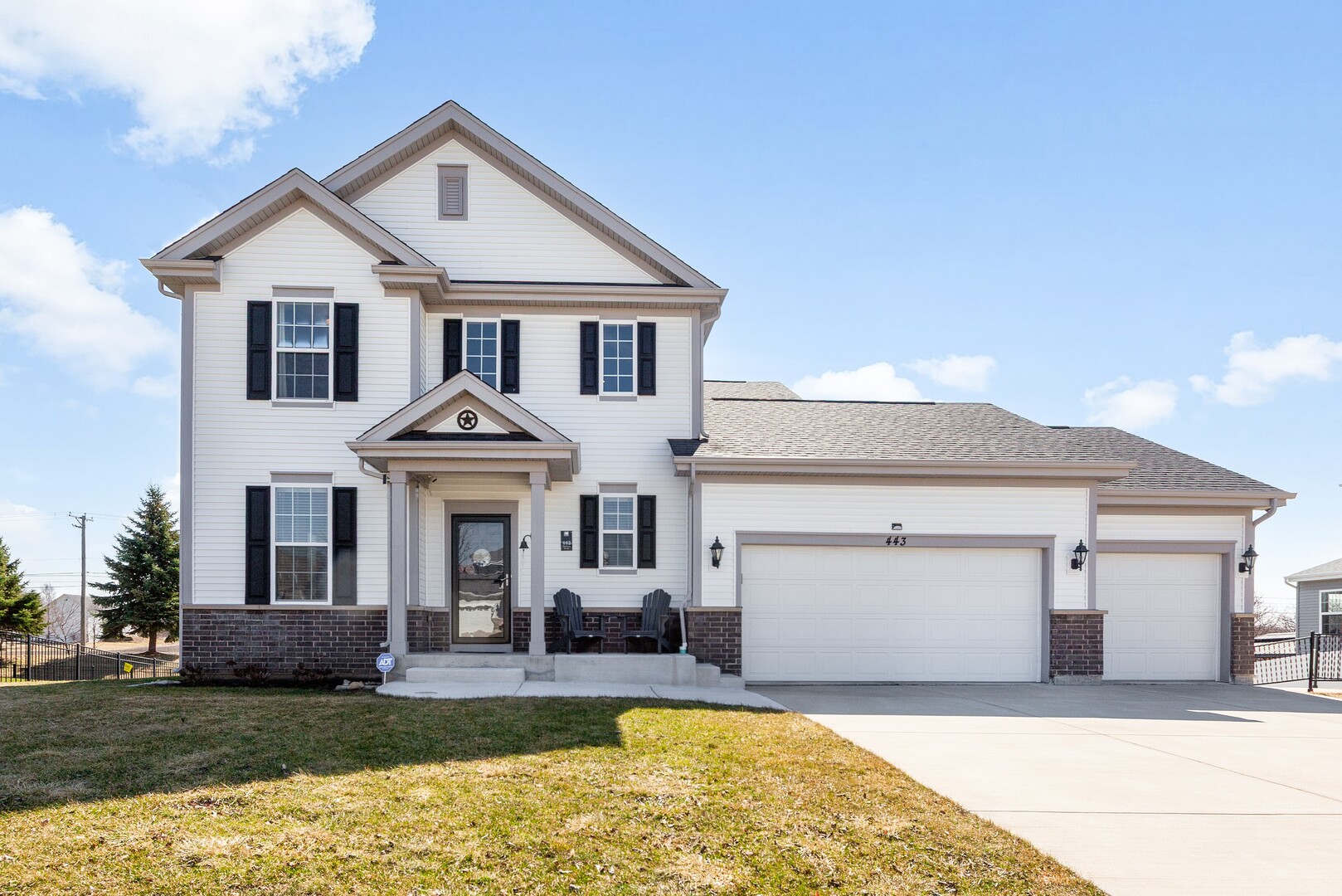 443 Zachary Drive, Hampshire, IL