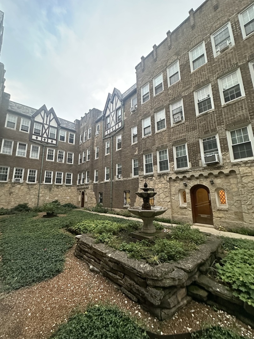 2333 W Farwell Avenue #1S, Chicago, IL