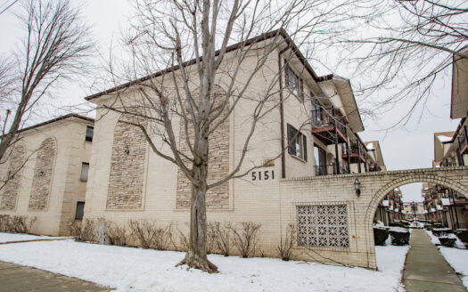 5151 N EAST RIVER Road #125A, Chicago, IL