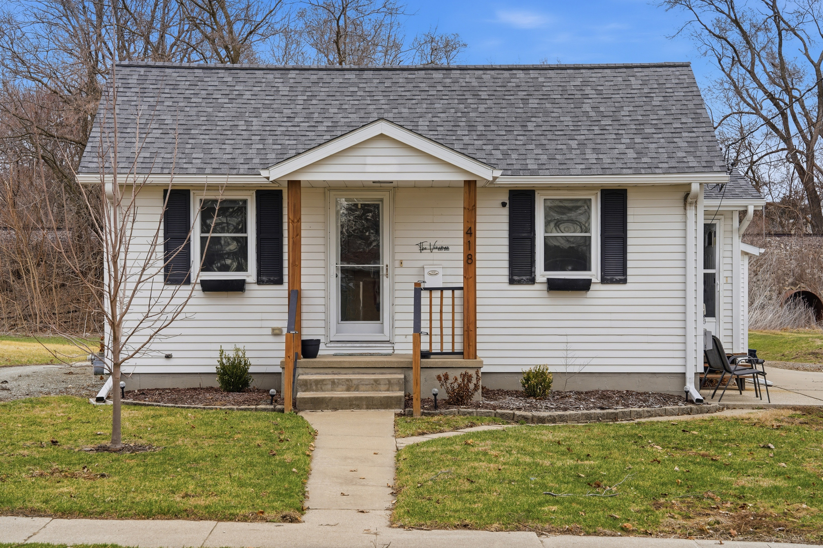 418 E Wall Street, Morrison, IL