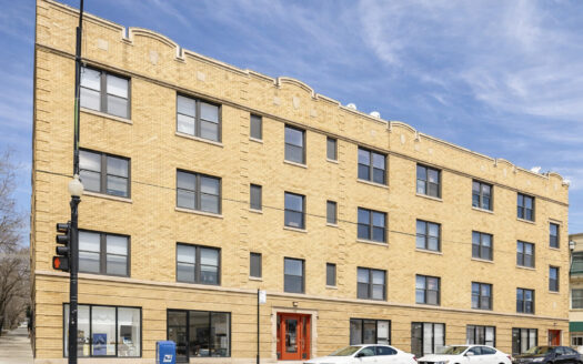 2956 W MONTROSE Avenue #C-2, Chicago, IL