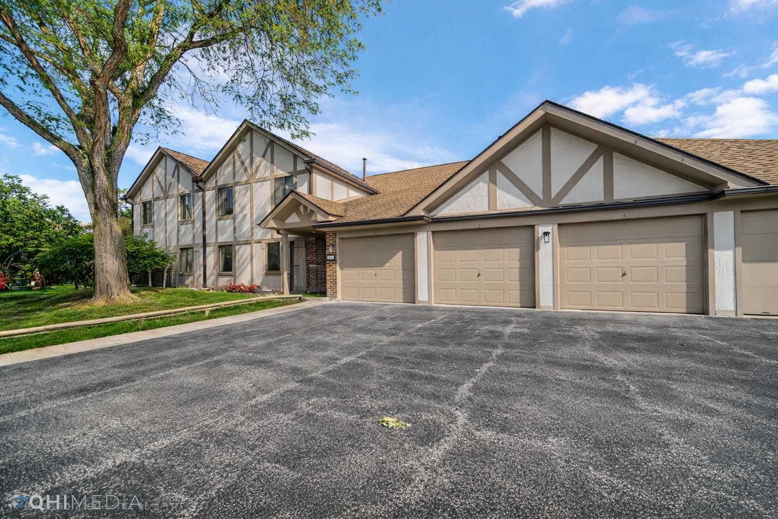920 Surrey Drive #2B, Schaumburg, IL