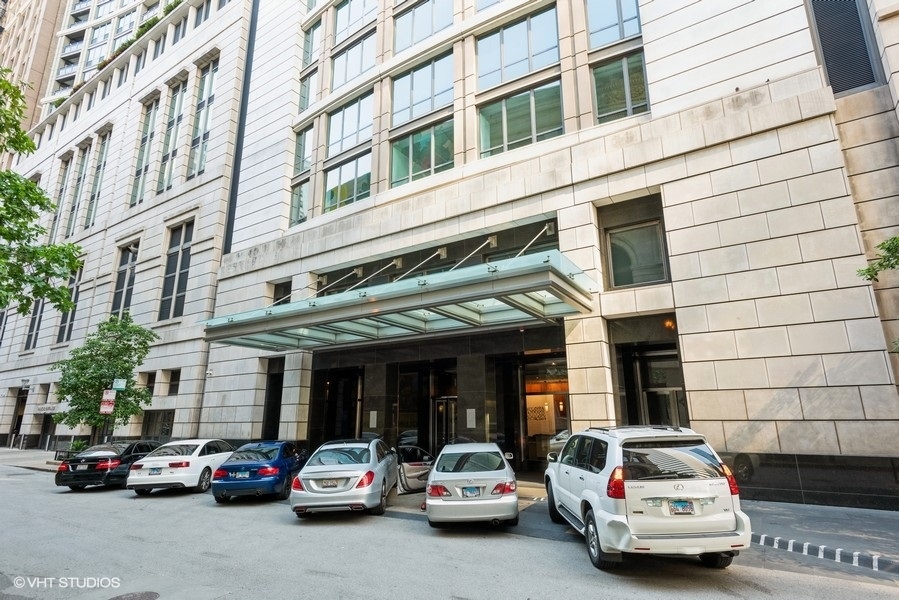 130 N Garland Court #2708, Chicago, IL