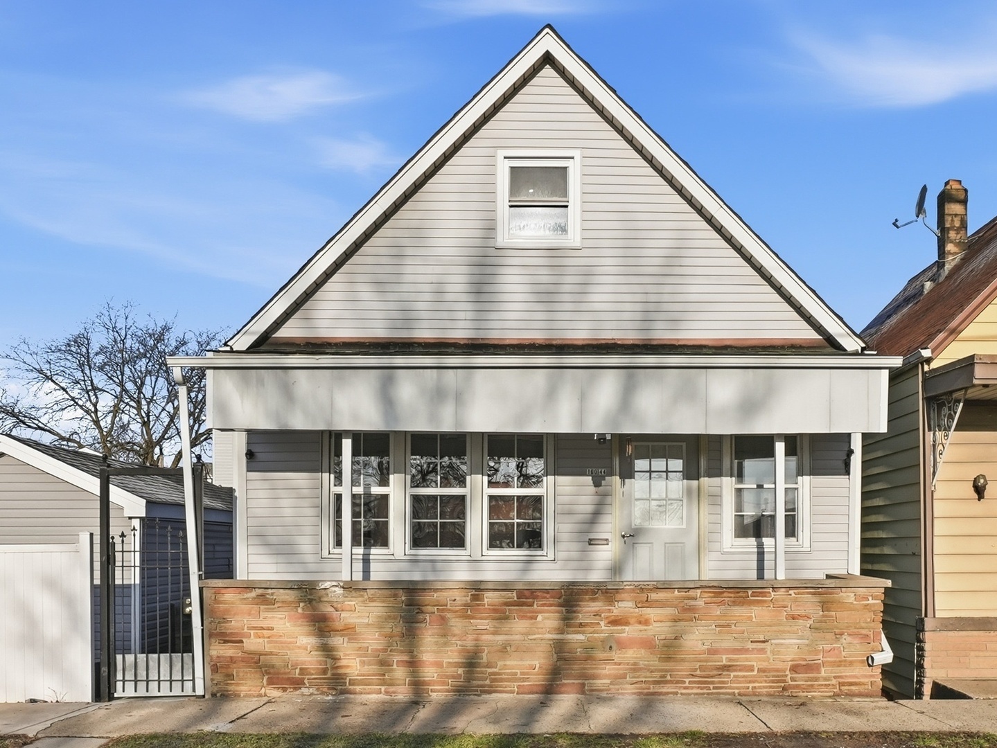 10046 S Commercial Avenue, Chicago, IL