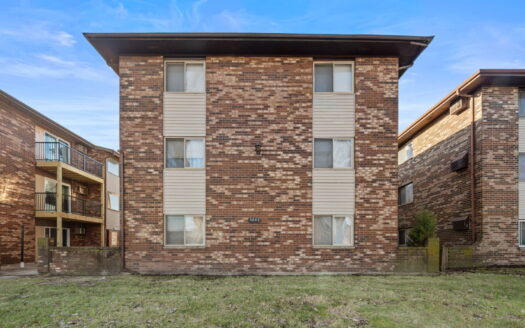 3045 BERNICE Road, Lansing, IL